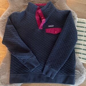 Patagonia Women’s Quilted Pullover Sweatshirt in Navy and Magenta